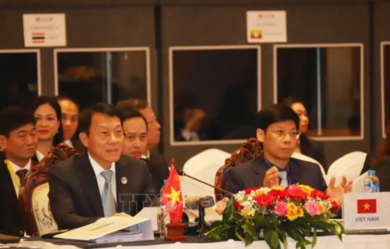 越南在东盟打击跨国犯罪部长级会议上提出四点建议