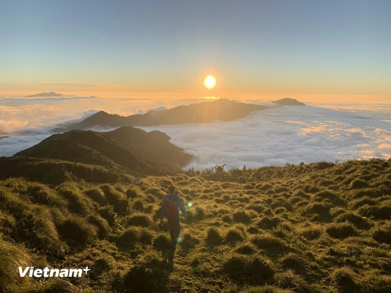 西北地区壮丽自然景色令人陶醉