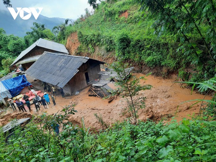 老挝领导人就越南遭受第三号台风“摩羯”袭击向越南领导人致慰问电