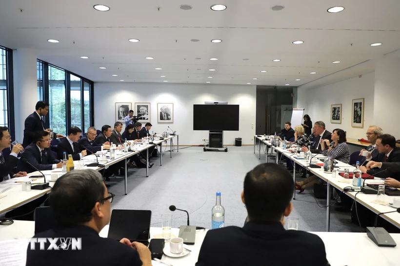 越南共产党与德国社会民主党第九次对话会在德国举行