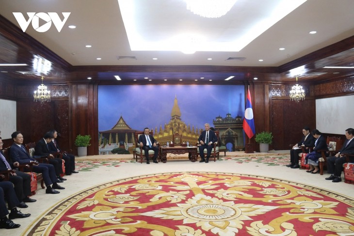 越南河内市与老挝万象市加强合作