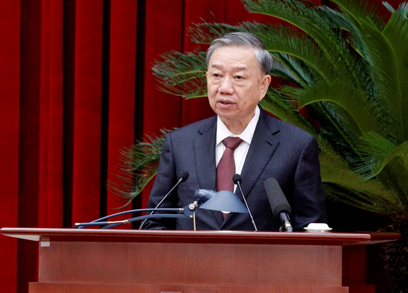 越南共产党第十三届中央委员会第十次全体会议闭幕