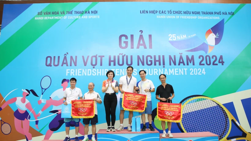 首都河内解放70周年：2024年网球友谊赛举行