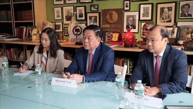 加强越南共产党和美国共产党之间的合作