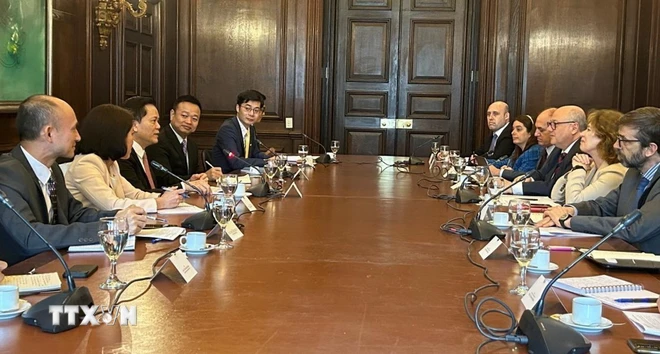 越南与阿根廷外交部第九次政治磋商正式举行