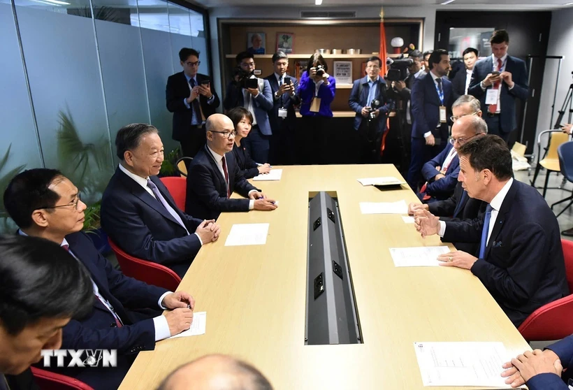 苏林总书记、国家主席会见法国企业雇主联盟主席