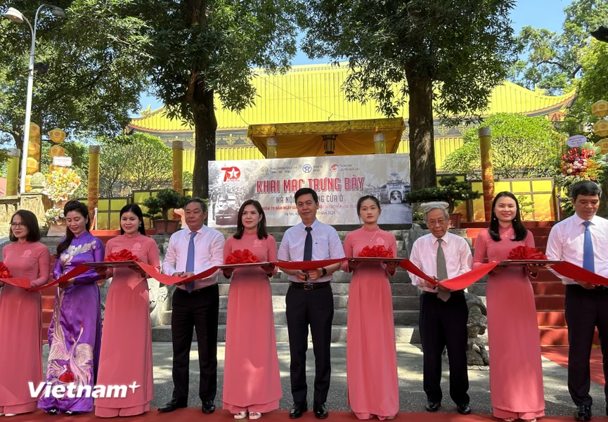 近200份有关河内城门的文献和图片在升龙皇城遗迹区展出