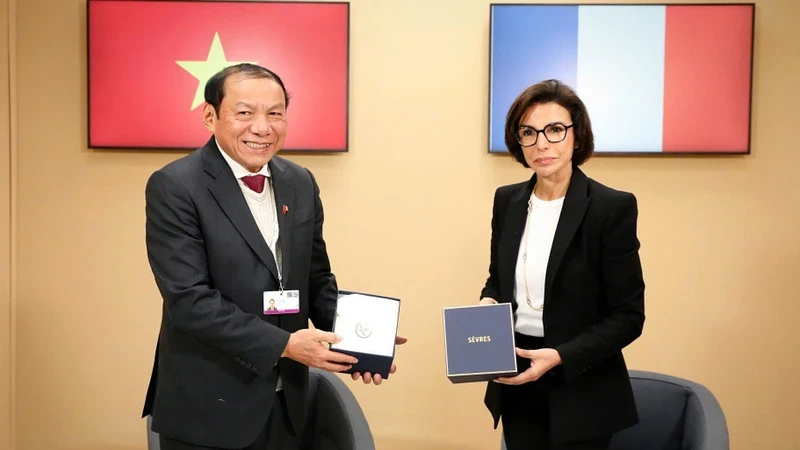 越法文化合作取得新进展