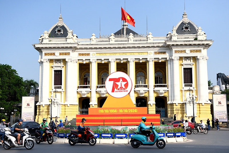 河内市张灯结彩喜迎首都解放日（组图）