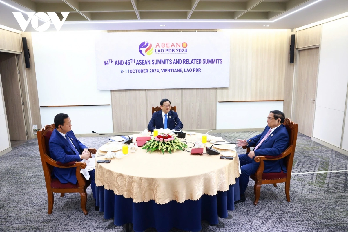 越老柬三国总理共进工作早餐