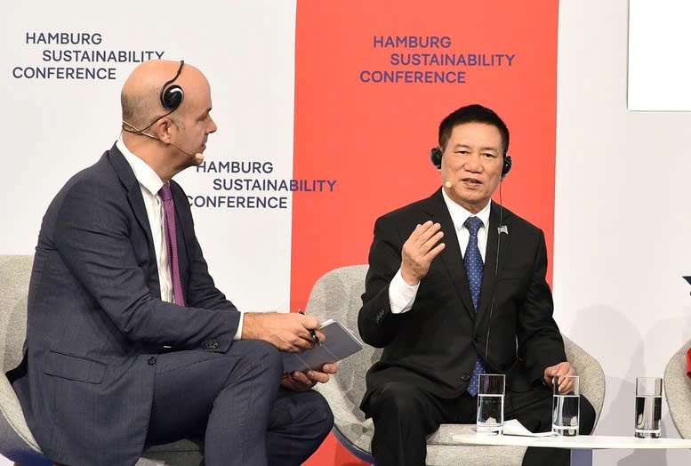 越南始终把人民放在一切政策和行动的中心