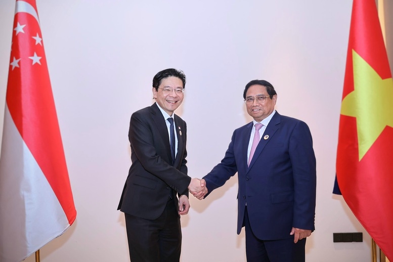 将越南与新加坡之间的关系提升至新水平