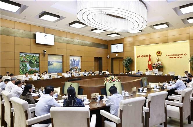 2024年GDP增长超目标，力争2025年建成3000公里高速公路