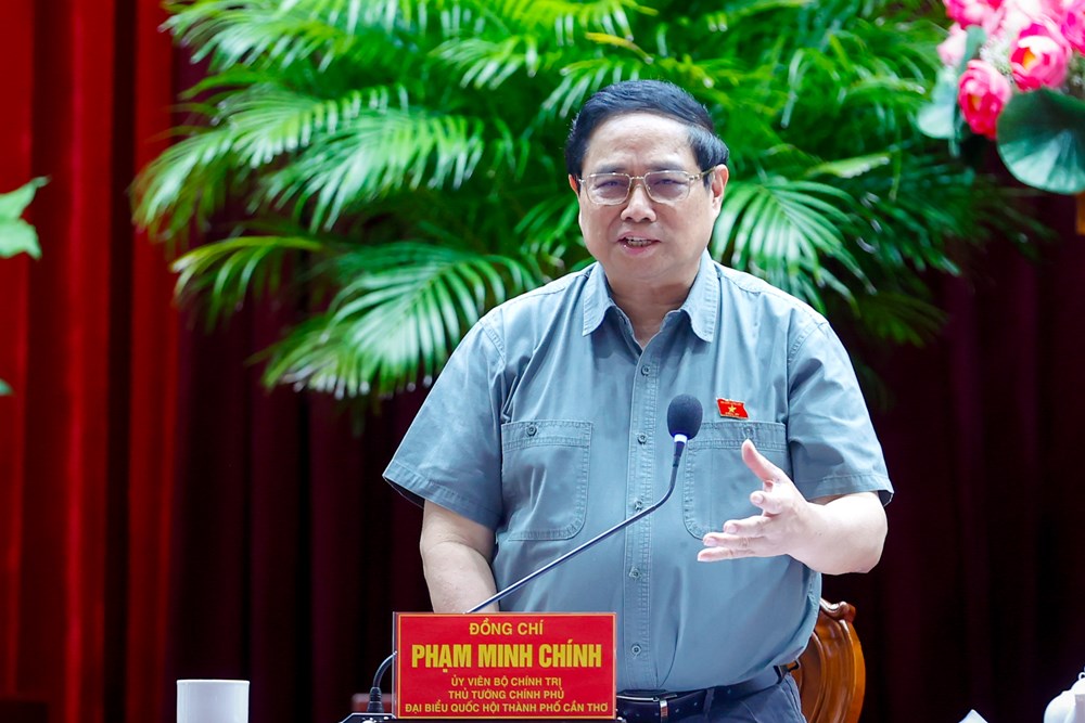 范明正总理莅临芹苴市开展接待选民活动