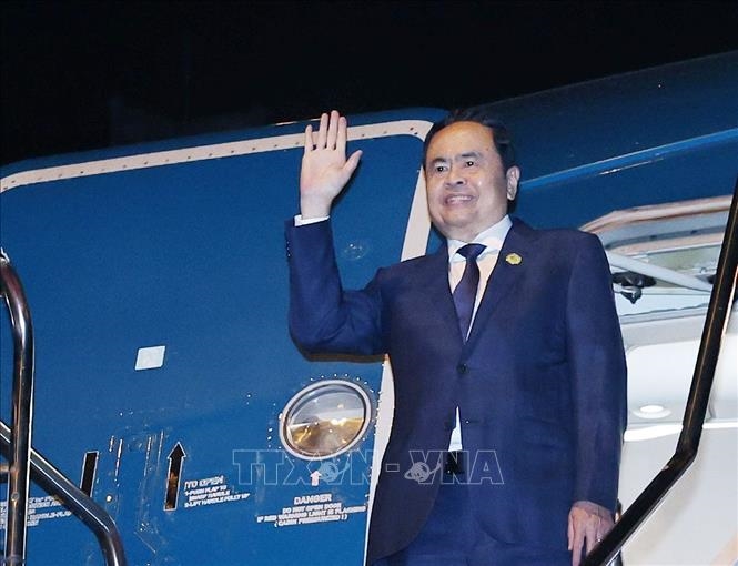 越南国会主席陈青敏圆满结束访问老挝和出席AIPA-45之旅