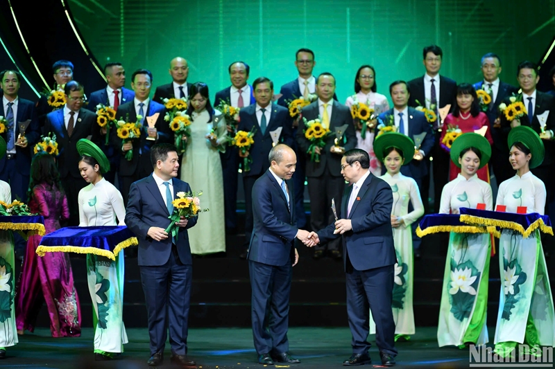 政府总理范明正：企业家与国家并肩迈入民族腾飞的新纪元