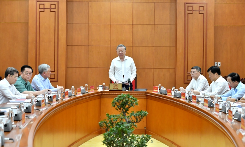 苏林总书记主持召开党十四大文件小组和党章小组工作会议