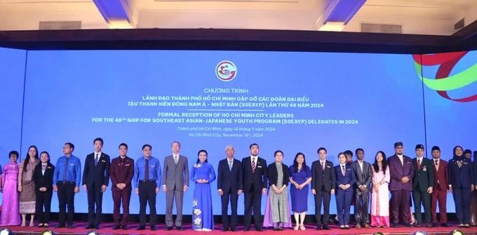 胡志明市领导与东南亚和日本青年船代表交流会面