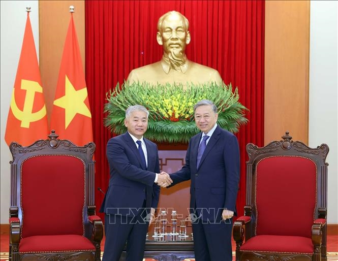 推动越南与蒙古各领域务实有效合作