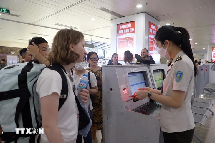 越南否认有关收紧外国人签证政策的消息