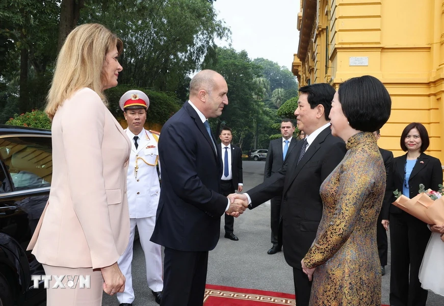 越南国家主席梁强举行隆重仪式 欢迎保加利亚总统鲁门·拉德夫访越（组图）