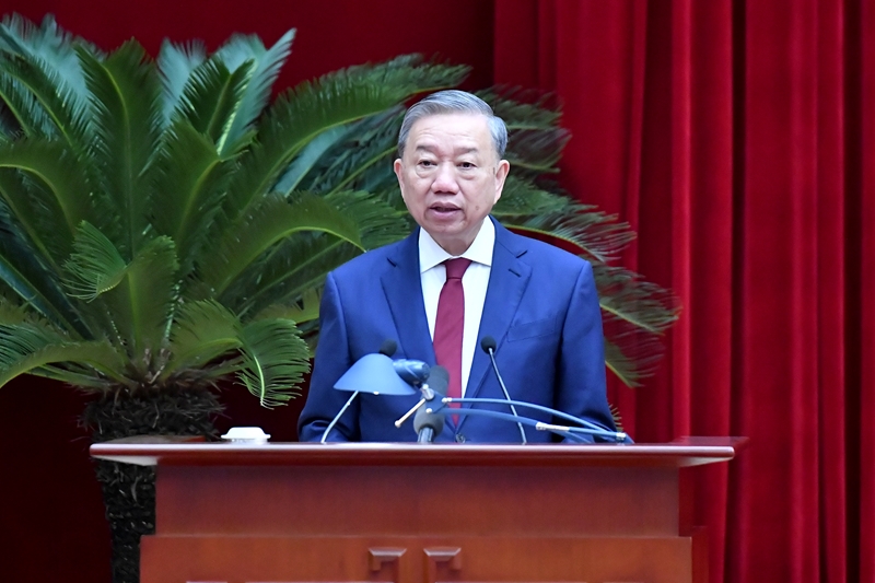 越共第十三届中央委员会会议在河内开幕