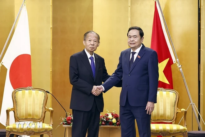 越南国会主席陈青敏会见日越友好议员联盟主席