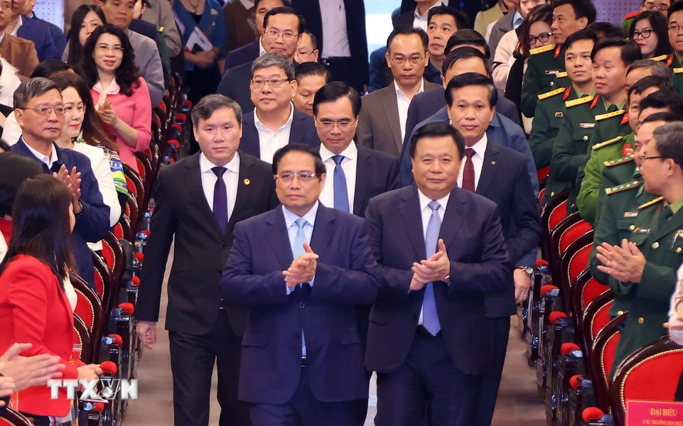 范明正总理：保护人权是让每个人过上日益温饱幸福的生活