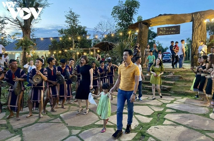 巴地头顿省多样化旅游推介活动