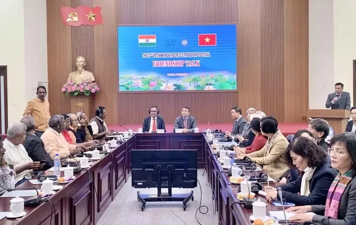 推动越印两国人民间的交流