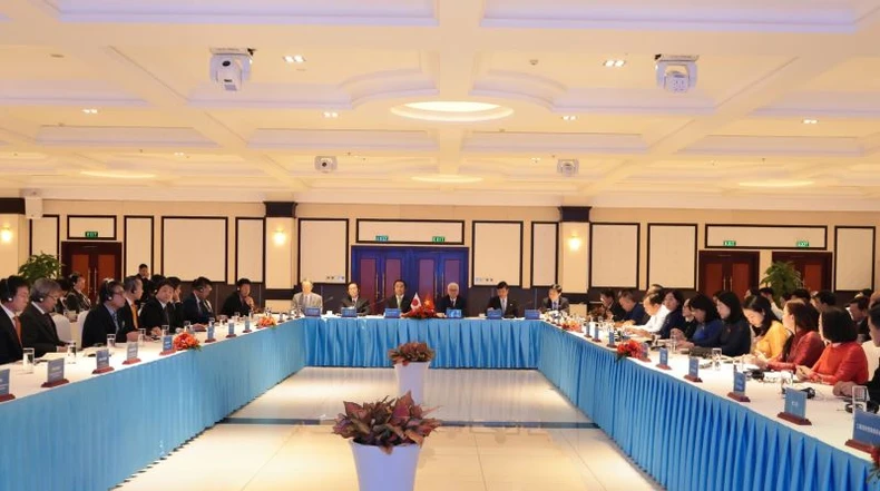 越南平阳省与日本山口县提升友好合作关系水平