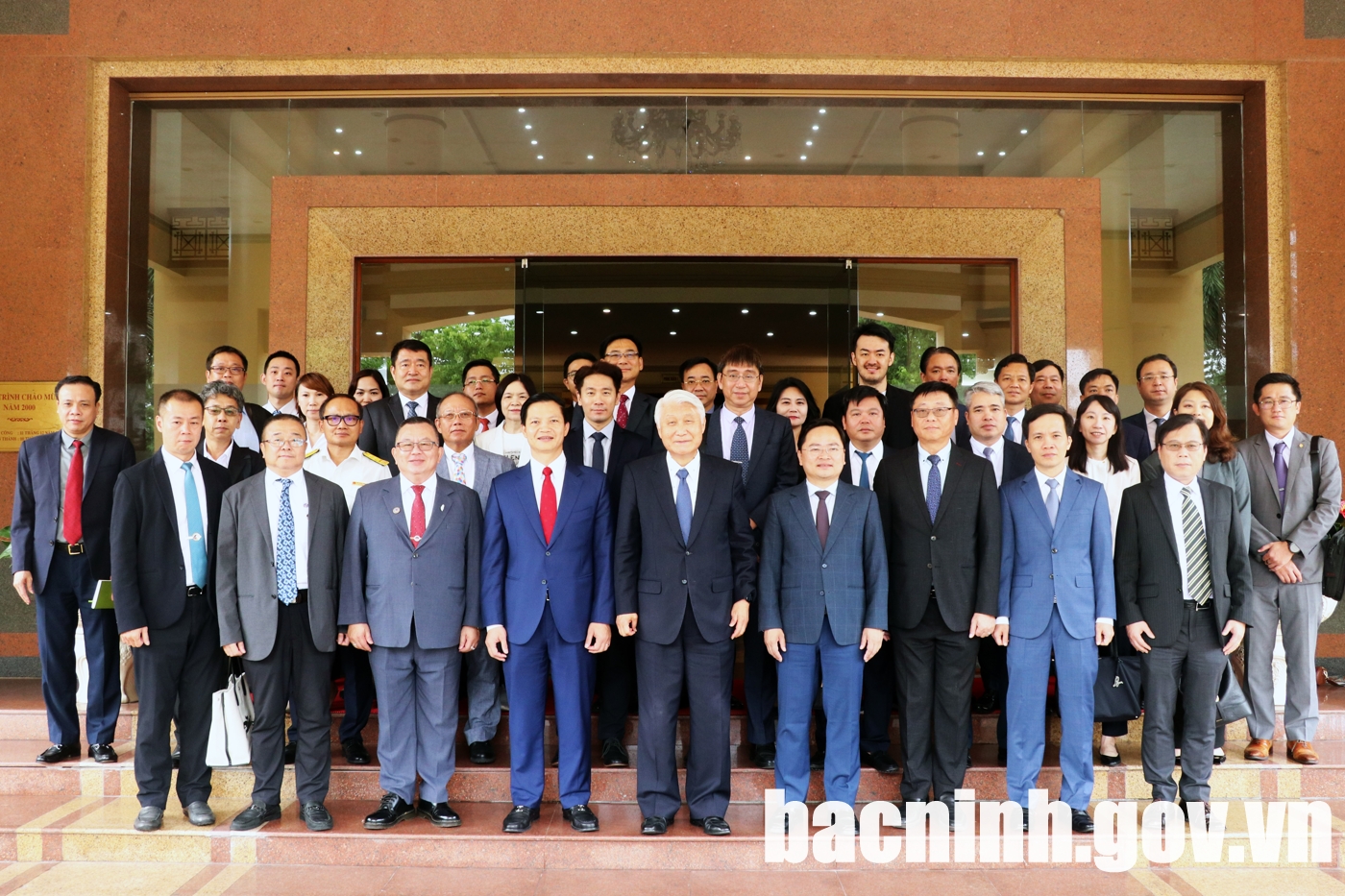 北宁省始终为外国投资者前来投资创造便利条件