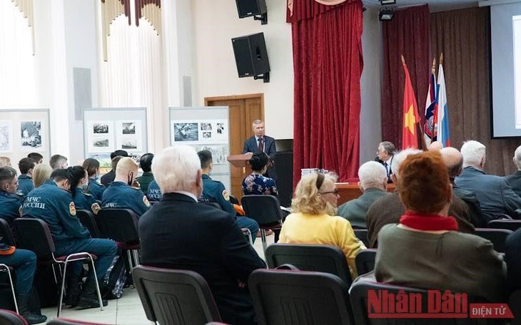 Генеральное консульство Вьетнама во Владивостоке торжественно отметило 46-ю годовщину освобождения Южного Вьетнама и воссоединения страны