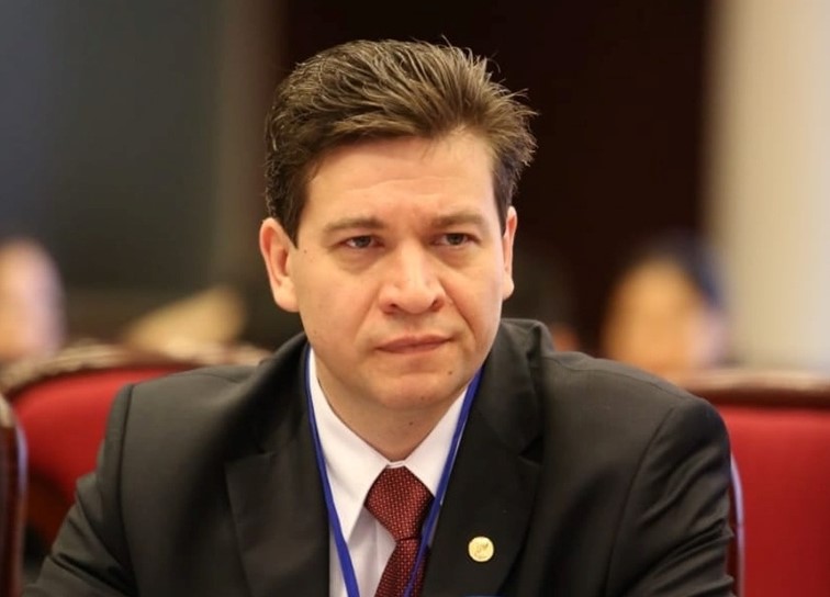 Профессор Колотов С книги «О законах войны Сунь-цзы» Хо Ши Мина началась славная история Вьетнамской народной армии