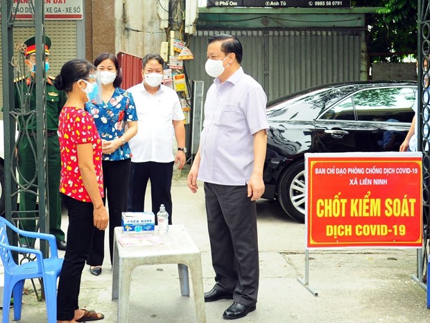 Ханой лечение больных коронавирусом в легкой форме в домашних условиях и возвращение старшеклассников в школу с 6 декабря