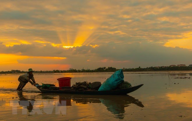 Природная красота в конце сезона наводнений в провинции Хаузянг