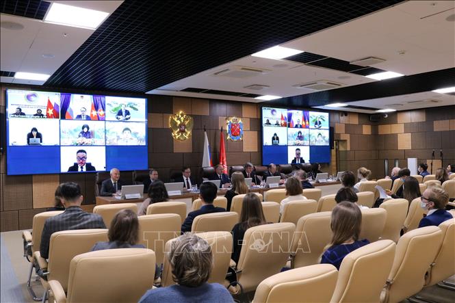 Сотрудничество между Санкт–Петербургом и вьетнамскими регионами способствует сотрудничество между Вьетнамом и РФ