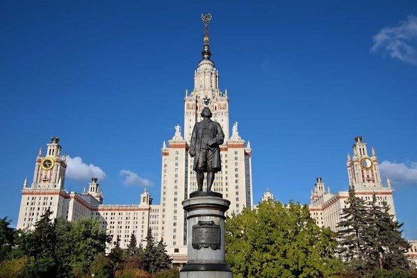 1000 стипендий для обучения в России