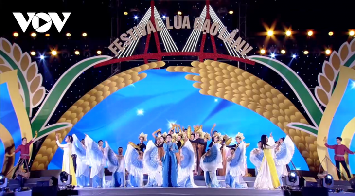 В Виньлонге состоялась церемония открытия 5-го фестиваля вьетнамского риса