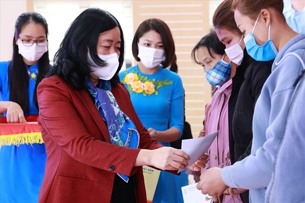 Заведующая Отделом ЦК КПВ по работе с народными массами Буй Тхи Минь Хоай посетила провинцию Ханам