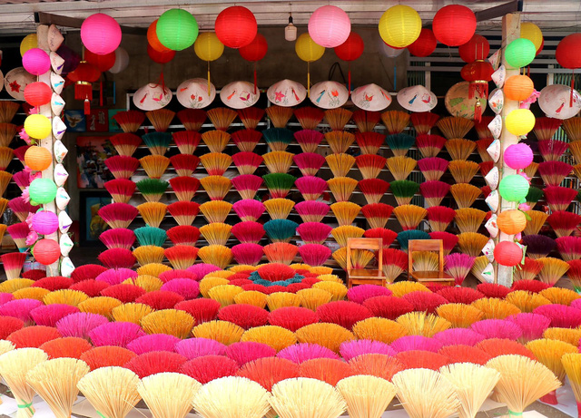 Знаменитая деревня благовоний в Хюэ в сезон Тэт