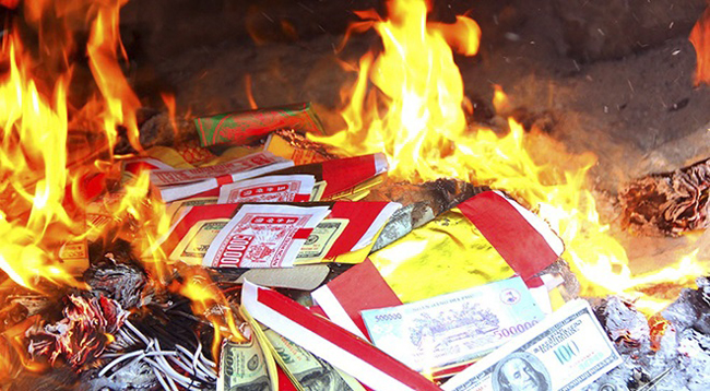 Значение обычая cжигания бумажных жертвоприношений в новогодние дни