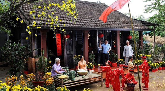 Вьетнамская поговорка «Первый день – Тэт у папиной семьи, второй день – у маминой, а третий – у учителя»