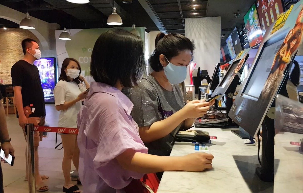 В Ханое кинотеатры вновь открылись