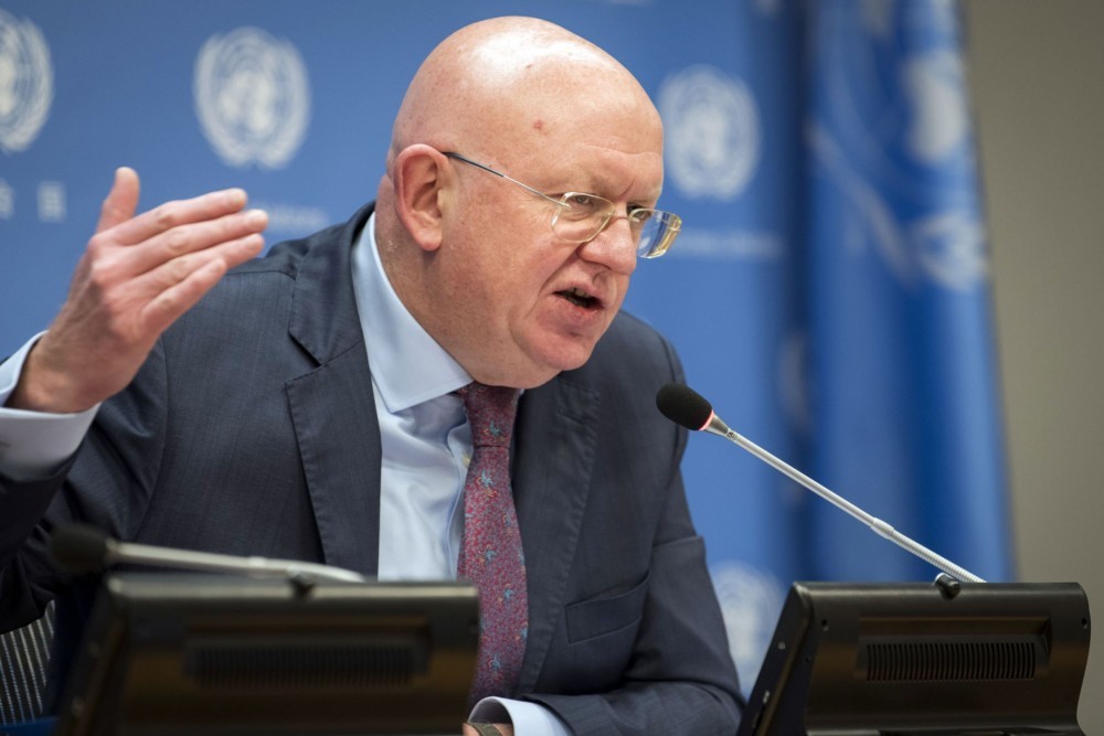 Россия предупреждает, что восток Украины находится на грани военных действий, и она подпишет соглашение с самопровозглашенными республиками