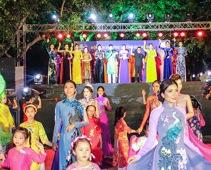 В городе Нячанг состоялся праздник Ао Зай