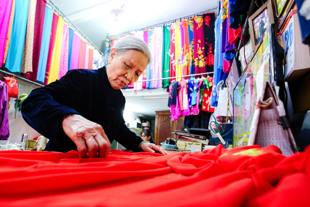 Сохранение ремесла по пошиву платья аозай в старом квартале