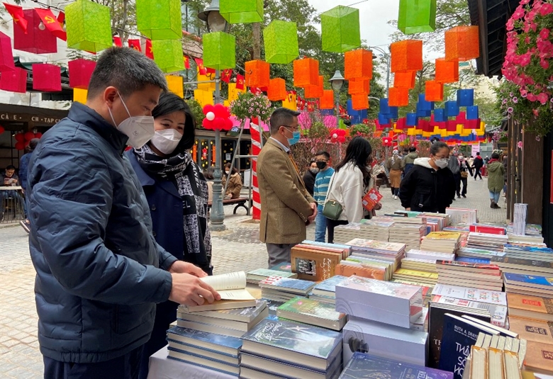 Вдохновляя страсть вьетнамцев к чтению книг