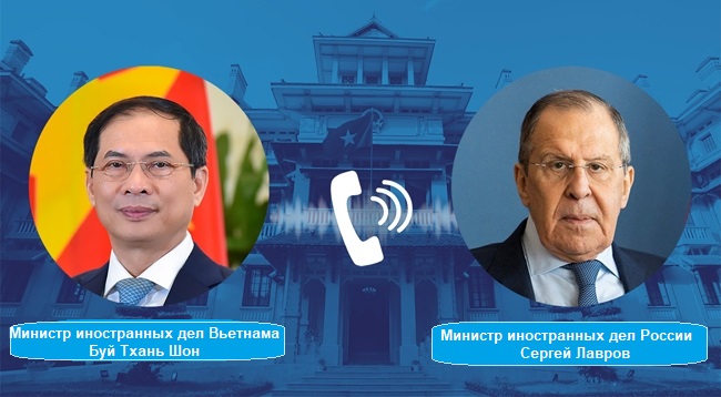 Министры иностранных дел Вьетнама и России провели телефонный разговор