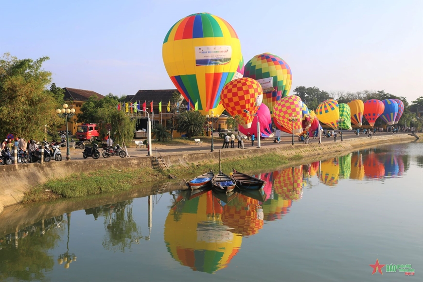 Фестиваль воздушных шаров в Хойане